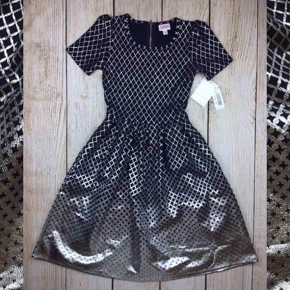 LuLaRoe Dresses & Skirts - [LuLaRoe] Elegant Navy w/ Silver Dip Amelia Dress